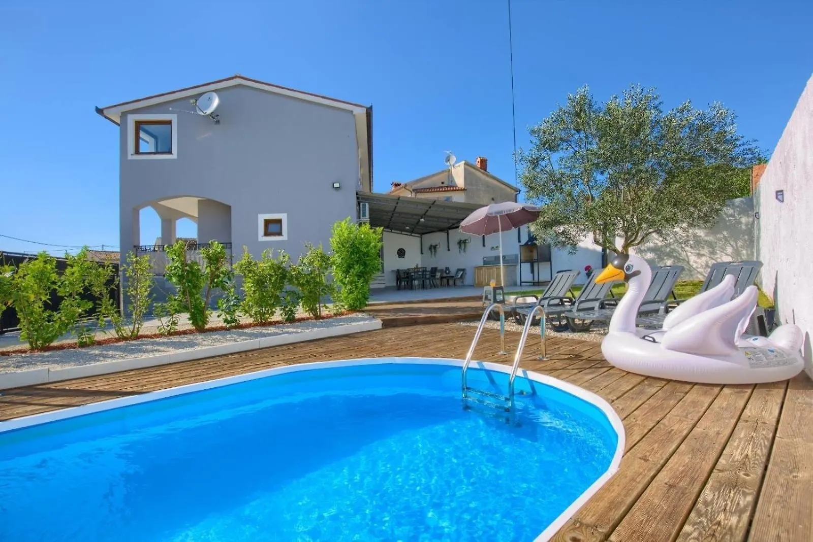Ferienhaus Mit Privatpool Fuer 6 Personen Ca 140 Qm In Loborika, Istrien Suedkueste Von Istrien Croatia